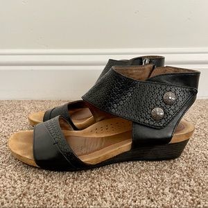 Rockport Cob Hill Collection - Sandal with Small Wedge